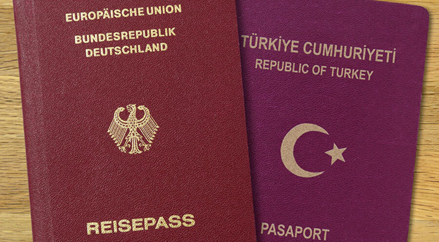 Viele Deutsche haben eine doppekte Staatsbürgerschaft. Foto: picture alliance|CHROMORANGE/Christian Ohde