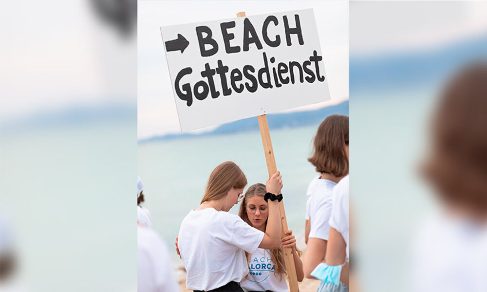 In diesem Jahr waren nur kleinere, informelle Strandgottesdienste möglich. Foto: Esther Baumann