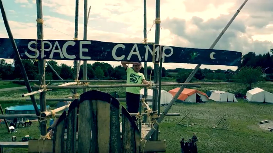 Das Zeltlager der Evangelischen Freikirche Burghausen am städtischen Waldpark. Screenshot: YouTube/ FreikircheBurghausen Camp