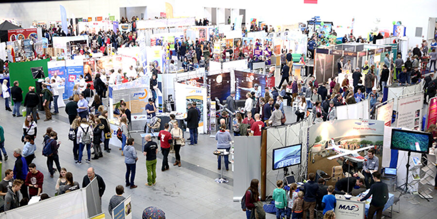 An Deutschlands größter Fachmesse für Berufe in Mission und Entwicklungshilfe nahmen rund 4.500 vor allem junge Christen teil. Foto: nxtwphotos/Andreas Stein