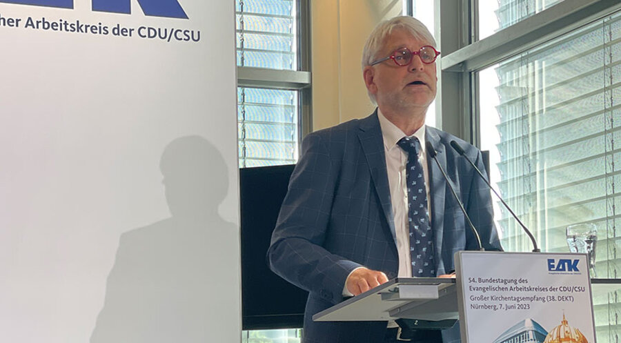 Der Theologieprofessor Ulrich Körtner bei seinem Vortrag auf der Bundestagung des Evangelischen Arbeitskreises der CDU/CSU. Foto: EAK