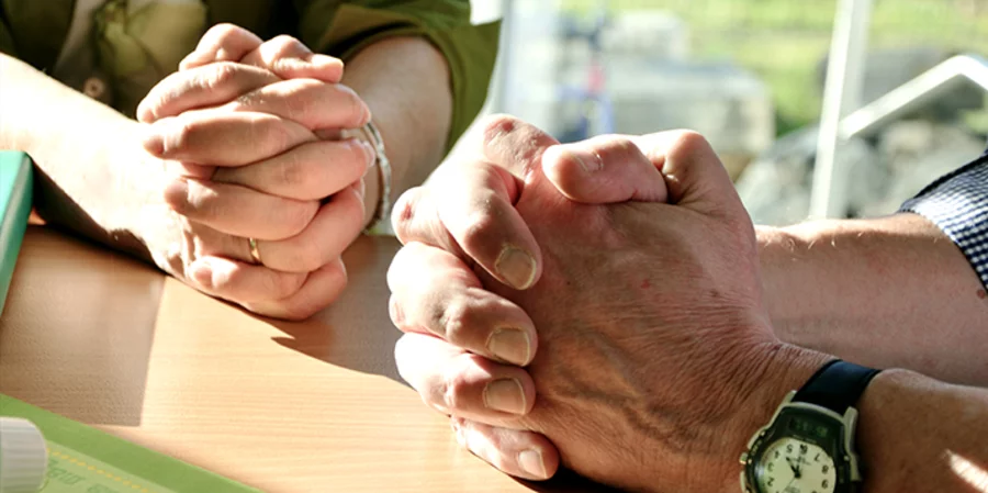 Beim Tischgebet falten Republikaner eher die Hände als Demokraten und Protestanten häufiger als Katholiken. Foto: pixabay.com