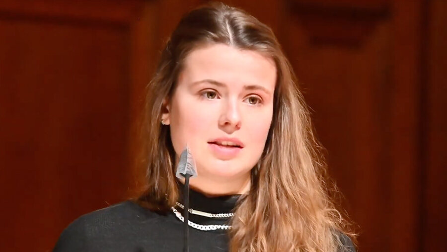 Die Klimaaktivistin bei ihrer Predigt im Berliner Dom. Screenshot: Youtube/Berliner Dom