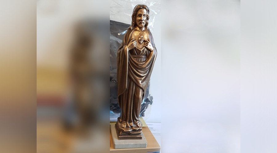 Die Polizei sucht nach Personoen, die Angaben zum Verbleib der Jesus-Statue machen können. Foto: Presseportal