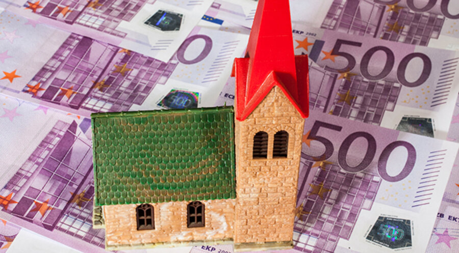Ab 2027 soll der Haushalt so aufgestellt sein, dass die Landeskirche nicht auf ihre Rücklagen zurückgreifen muss. Symbolfoto: picture alliance/Jochen Eckel