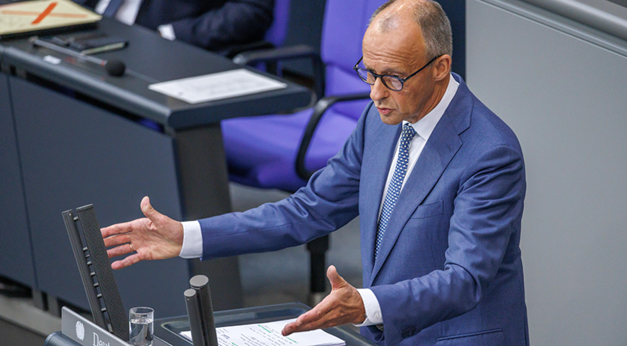 Kanzler Friedrich Merz im Bundestag:  „Aufstehen, Fehler vergeben und Zukunft gestalten für Deutschland“  