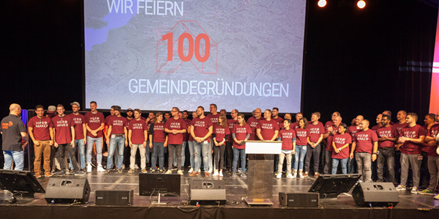 Der BFP feiert über 100 Gemeindeneugründungen seit 2013 und die Menschen, die das ermöglicht haben. Foto: BFP