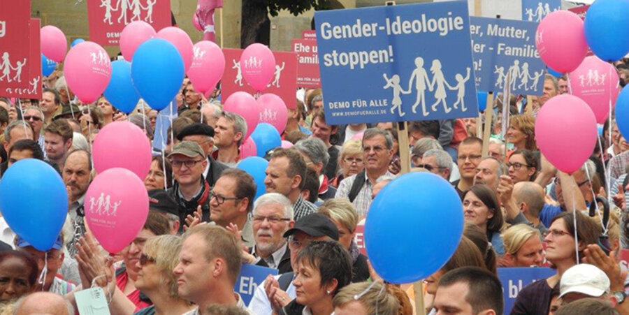 Die fünfte "Demo für Alle" am 21. Juni in Stuttgart war mit 4.600 Bürgern fast doppelt so gut besucht wie im März. Foto: idea/Grasse