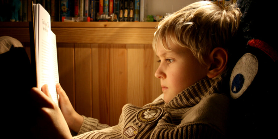 Nur noch die Hälfte der Sechs- bis 13-Jährigen liest ein Buch. Foto: Simone Peter/Pixelio.de