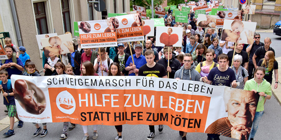Die Veranstaltung am 25. Mai stand unter dem Motto „Hilfe zum Leben statt Hilfe zum Töten“. Foto: Andreas Schroth