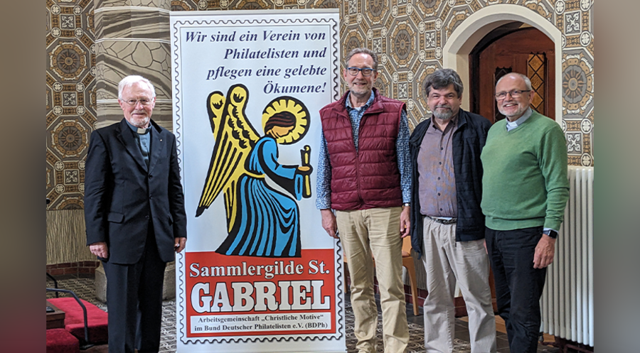 Der geschäftsführende Vorstand der Sammlergilde (v.l.): Pastor Helmut Koopsingraven, Bernd Diekhoff, Christian Starke und Pastor Konrad Rönnecke. Foto: Sammlergilde St. Gabriel