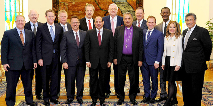 In Kairo hat der ägyptische Präsident Abdel Fattah al-Sisi (Mitte) eine Delegation evangelikaler Christen aus den USA empfangen. Foto: picture-alliance/ZUMA Press