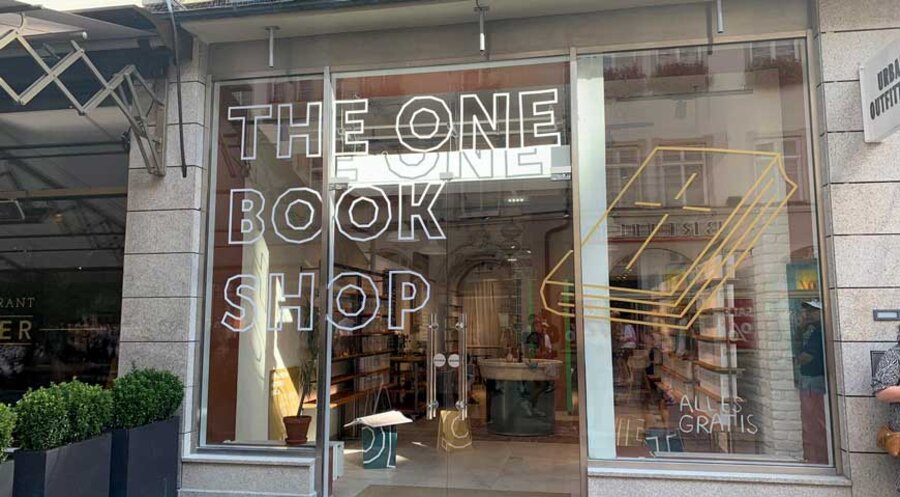 Das Schaufenster des „The One Book Shop“. Foto: FEG München-Mitte