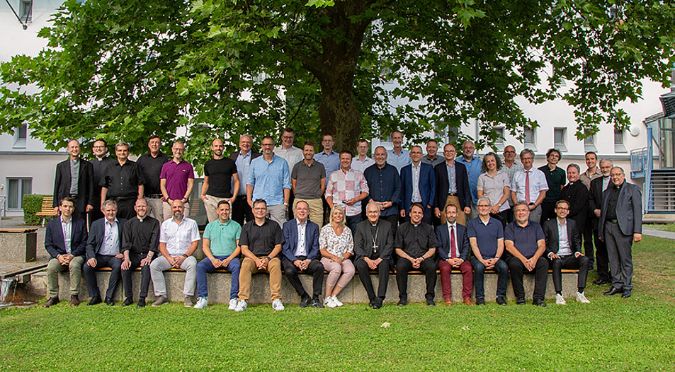 Im Juli kamen in Passau zum zweiten Mal katholische, landes- und freikirchliche Vertreter zusammen, um über zukunftsorientierte missionarische Gemeindearbeit zu sprechen. Foto: Susanne Schmidt/pbp