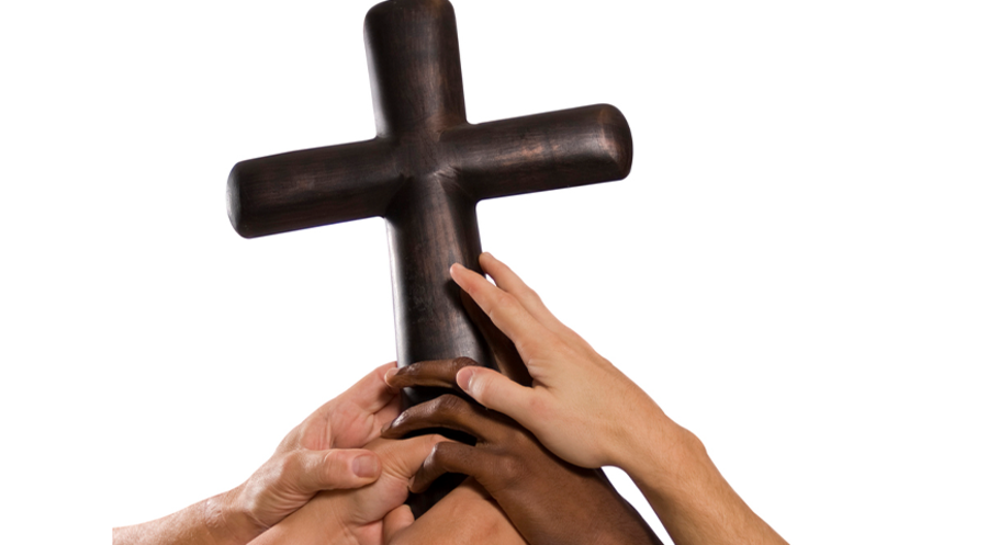 Die jüngsten und die ältesten Befragten begrüßen eine Verschmelzung der großen Kirchen häufiger als die Vertreter der mittleren Altersgruppen. 
