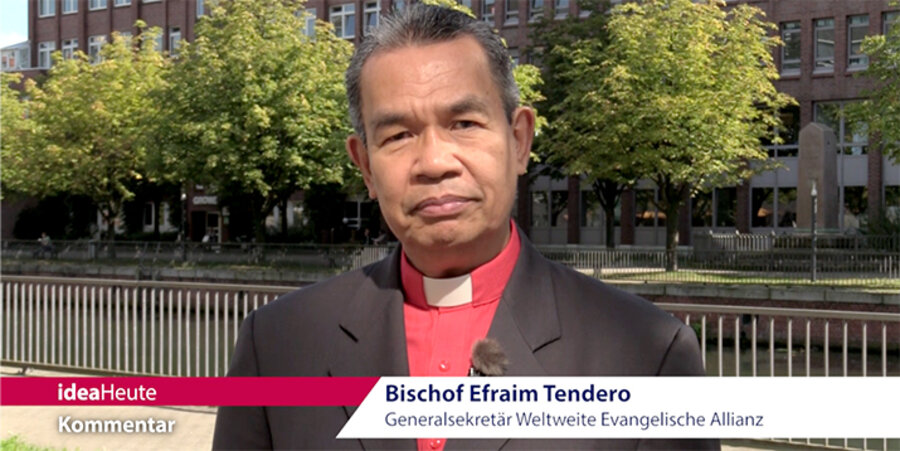 Der Generalsekretär der Weltweiten Evangelischen Allianz, Bischof Efraim Tendero. Screenshot: ideaHeute