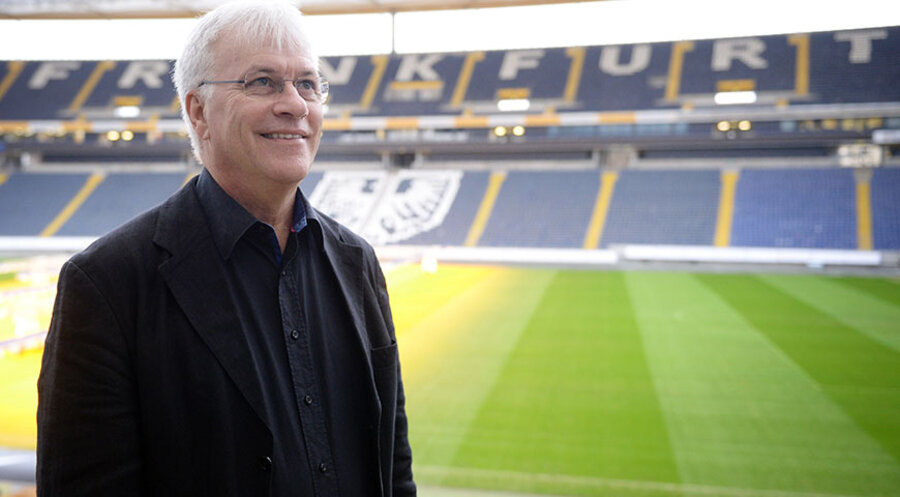 Stadionpfarrer Eugen Eckert in der Commerzbank-Arena in Frankfurt. Foto: Picture Alliance/Susann Prautsch 