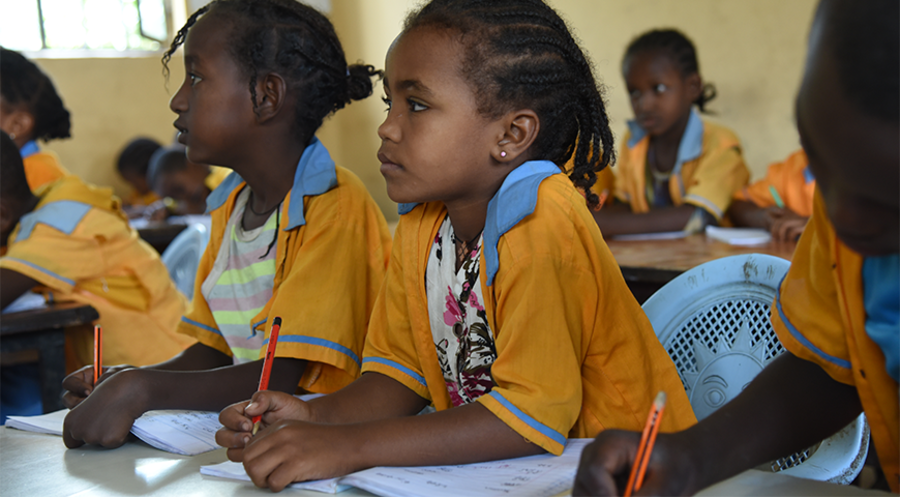 Gemeinsames Lernen trotz unterschiedlicher Prägungen: „Die Kinder tragen den Konflikt tatsächlich nicht in die Schule.“ Foto: 1Euro International