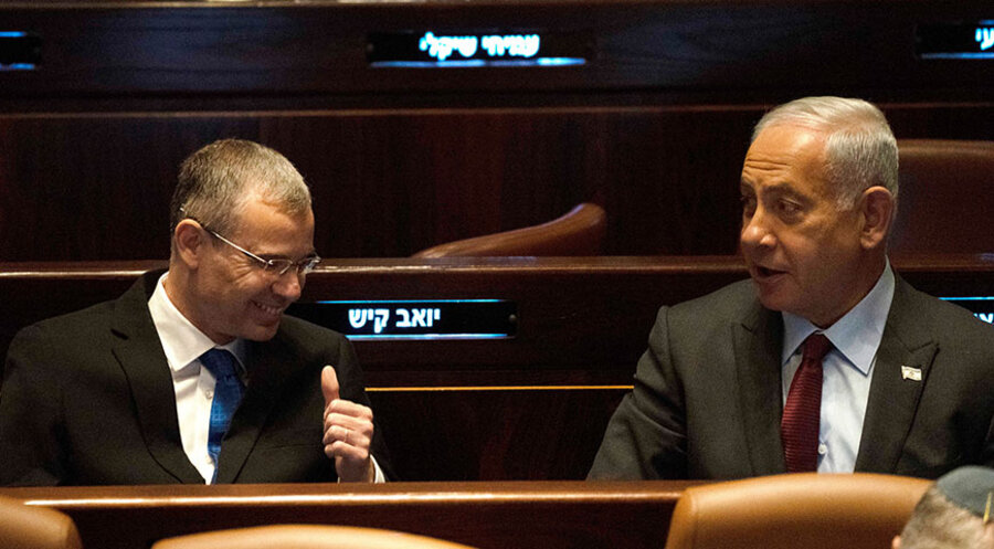 Die Reformpläne von Justizminister Yariv Levin (li) rufen viel Kritik hervor. Die neue Regierung unter Ministerpräsident Benjamin Netanyahu (re)    wurde am 29. Dezember ins Amt gewählt. Foto: Picture Alliance/ASSOCIATED PRESS/Maya Alleruzzo