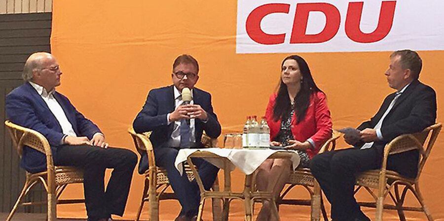 v.l.: Michael Kotsch, CDU-Fraktionsvorsitzender Guido Wolf, Birgit Kelle, Willi Funk. Foto: PR