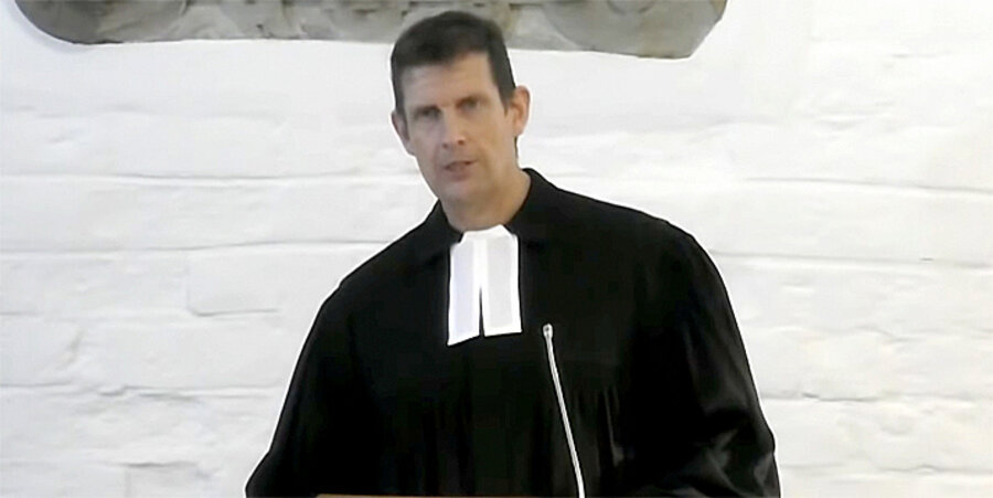 Der Pastor der St.-Martini-Kirchengemeinde in Bremen, Olaf Latzel, bei seiner vorerst letzten Predigt am 5. Juli. Screenshot: YouTube/Olaf Latzel
