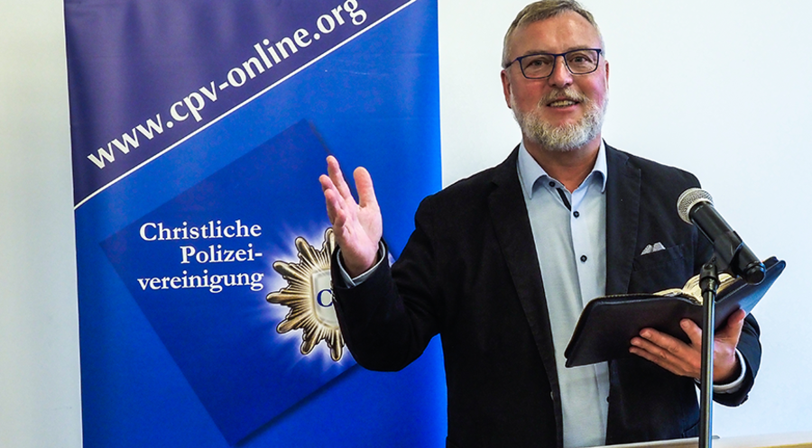 CPV-Bundesvorsitzender Holger Clas: Im Alltag bewusst nach Gottes Führung suchen / Foto: Christliche Polizeivereinigung e. V. 