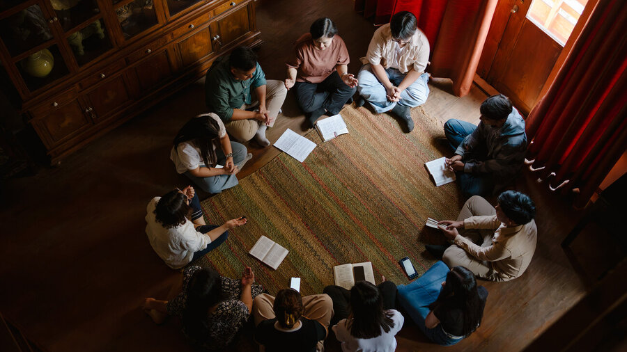 Nicht registrierte Hauskirchen sind in China prinzipiell illegal, werden aber je nach Region und Größe unterschiedlich streng toleriert oder verfolgt. 