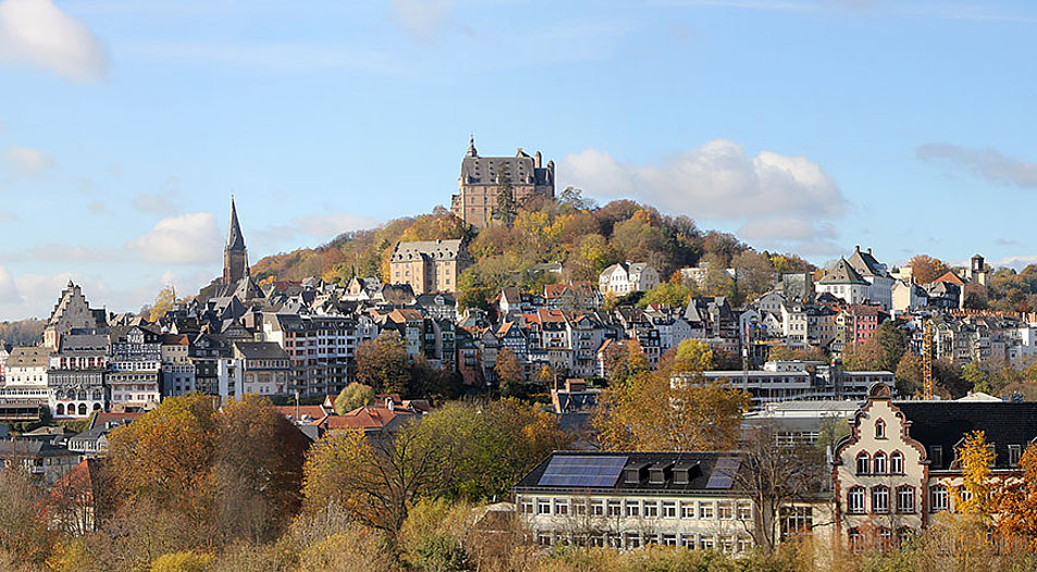 Die Kernstadt Marburgs. Foto: Wikimedia Commons/ Heinrich Stürzl