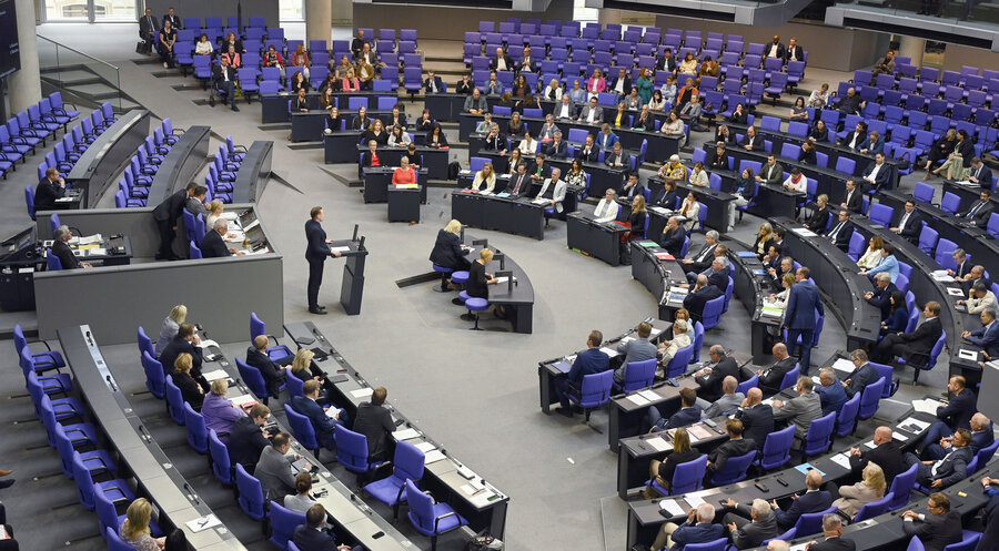 Der Wahlvorgang für die drei neu nominierten Richter des Bundesverfassungsgerichts im Bundestag wurde abgesagt. Foto: picture alliance / Geisler-Fotopress | Frederic Kern