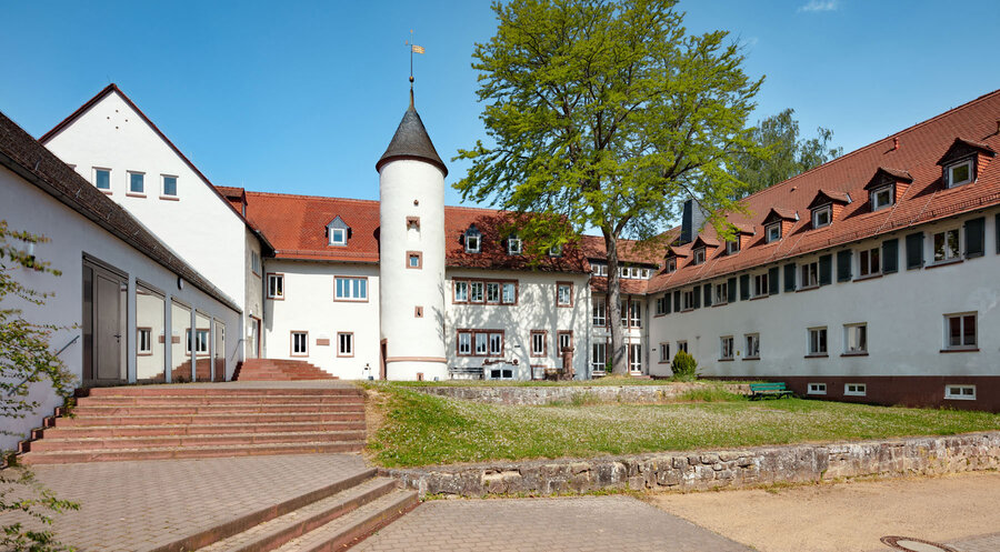 Die evangelische „Jugendbildungsstätte Kloster Höchst“ im Odenwald. Foto: EKHN/Thomas Ott