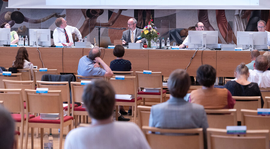 Unter Hygieneauflagen traf sich die 28. Landessynode Sachsen vom 9. bis 11. Juli zur nachgeholten Frühjahrstagung in Dresden im Haus der Kirche. Foto: www.evlks.de, Walter Amos Müller-Wähner