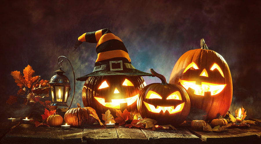 Das ursprünglich aus Irland stammende Halloween wird als Gruselfest in der Nacht vom 31. Oktober zum 1. November gefeiert. 