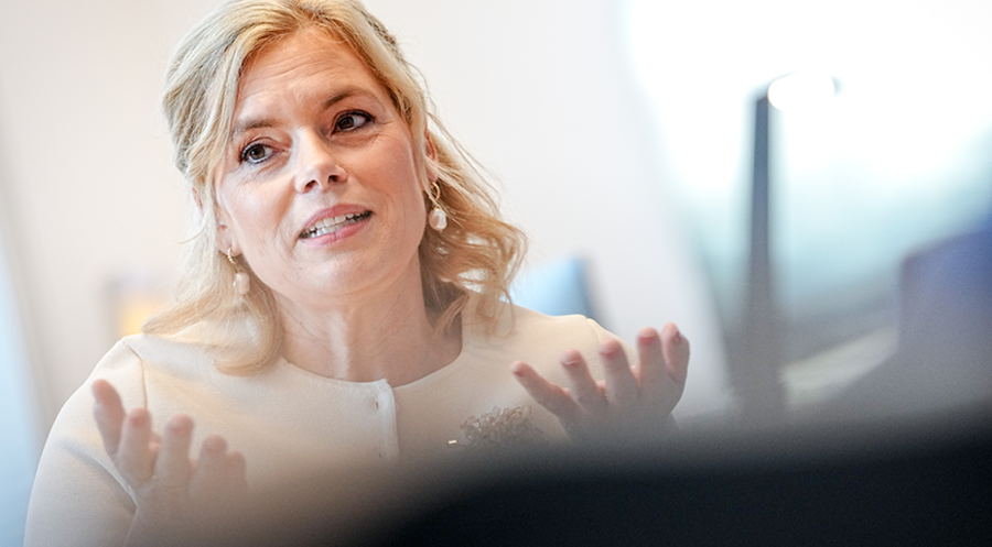 Bundestagspräsidentin Julia Klöckner: Kirche darf sich politisch äußern, muss aber „über den Alltag und das Irdische hinausweisen“. Foto: picture alliance/dpa/Kay Nietfeld