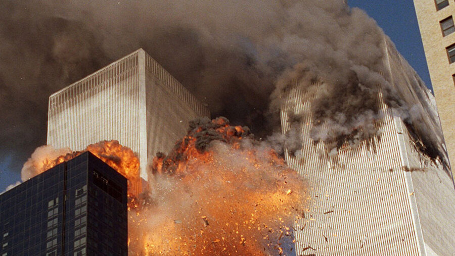 Das zweite Flugzeug flog am 11. September 2001 um 9:03 Uhr Ortszeit (New Yorker Zeit) in den Südturm des World Trade Centers.