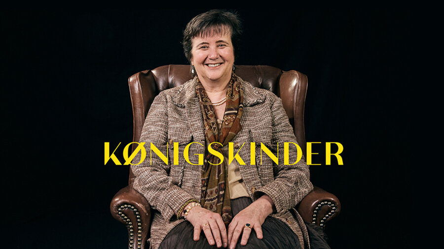 Die Autorin Nicola Vollkommer in der aktuellen Folge der IDEA-Videoserie KÖNIGSKINDER. Foto: creedoo/Daniel Höly