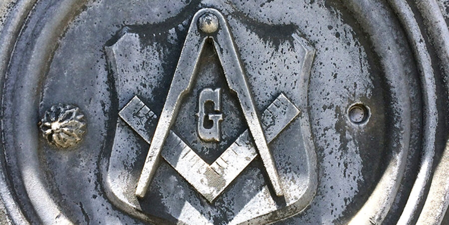 Das Logo der Freimaurerei an einem Bauwerk. Foto: www.pixabay.com