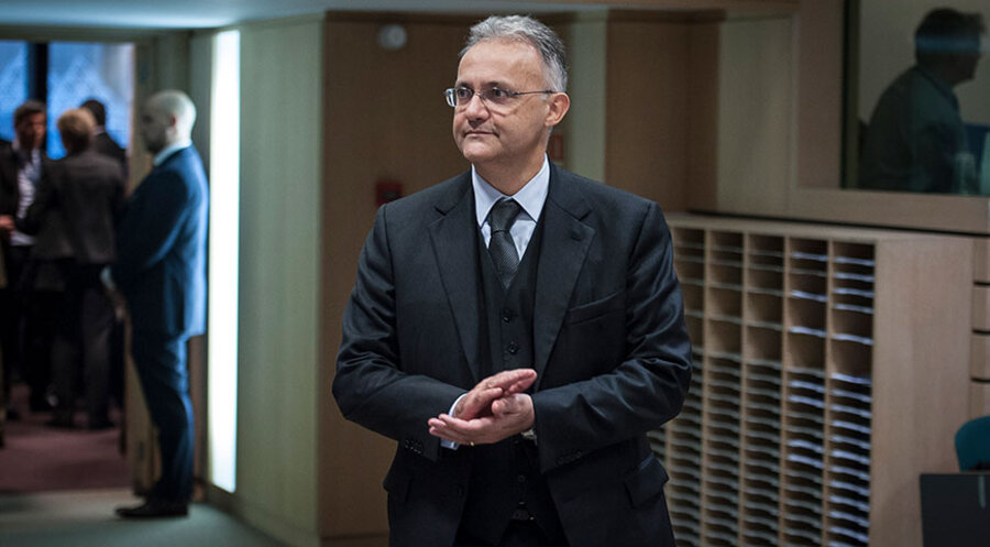 Der italienische Katholik Mario Mauro. Foto: picture alliance / Wiktor Dabkowski