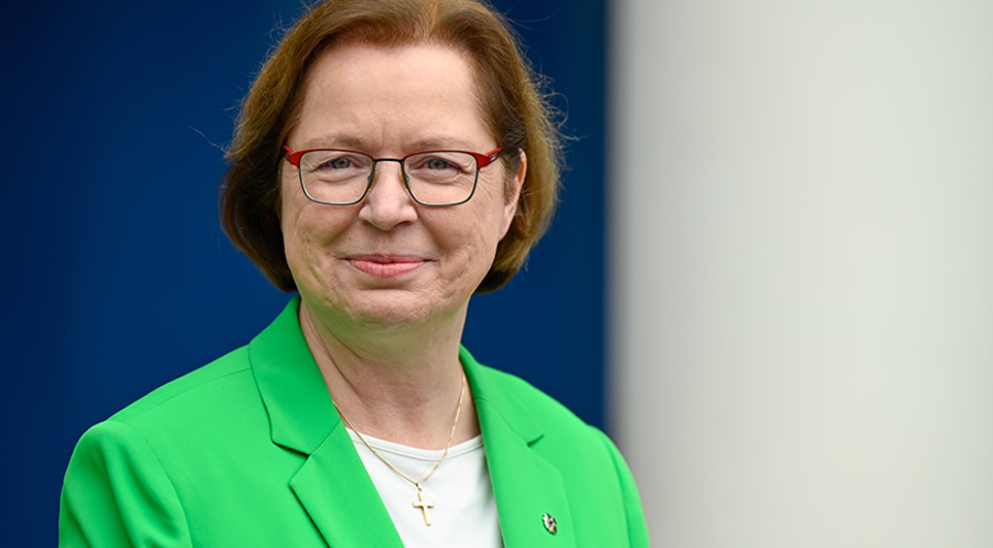 EKHN-Vize Ulrike Scherf: Briefmarken halten Erinnerungen wach 
