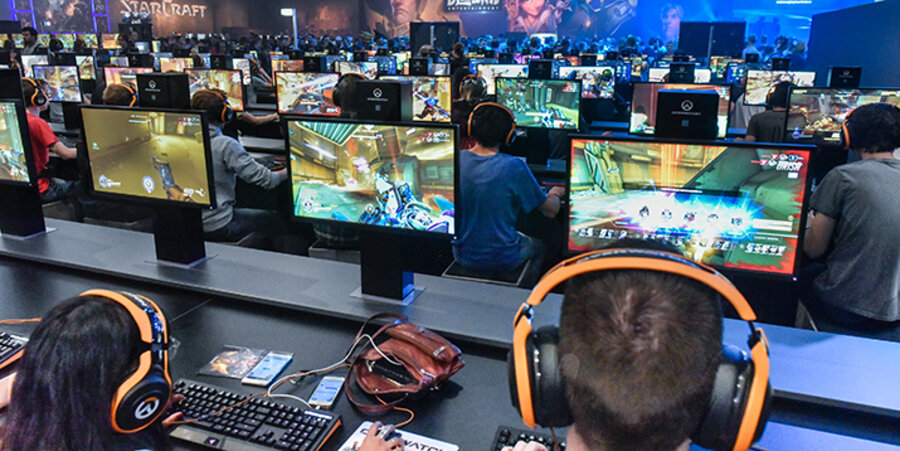 Auf der jährlich stattfindenden "Gamescom" testen Besucher die neusten Computerspiele. Foto: Koelnmesse GmbH, Thomas Klerx
