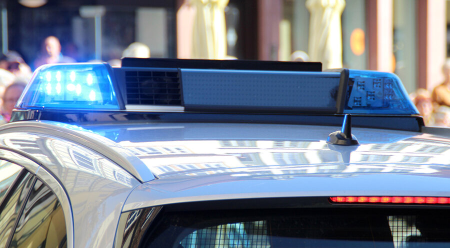 Anwohner hätten die Polizei gerufen, nachdem sie eine größere Anzahl Erwachsener beim Betreten der Gemeinderäume gesehen hatten. Foto: pixabay.com
