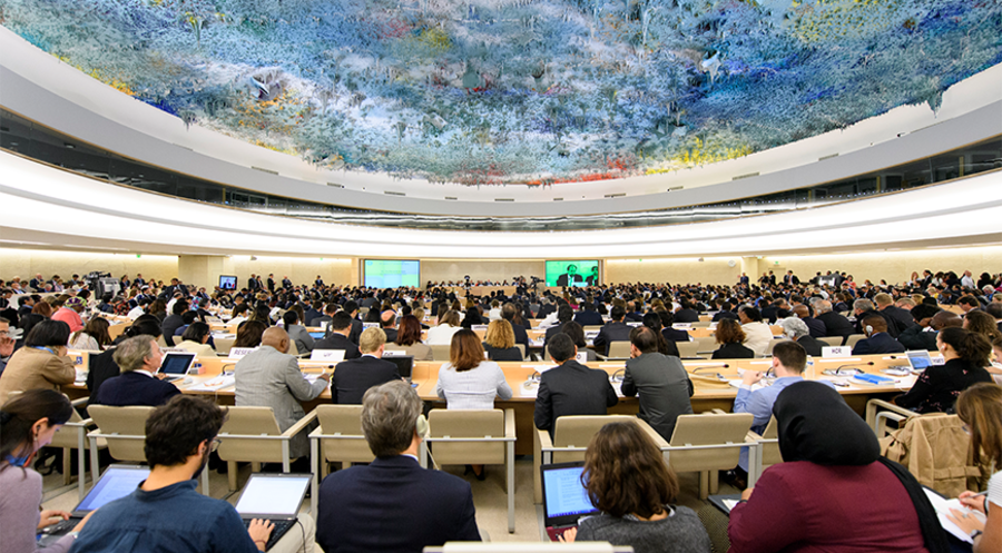 Blick in den Saal der Menschenrechte und der Allianz der Zivilisationen im Palais des Nations, Sitz des Büros der Vereinten Nationen (UNOG) in Genf. Foto: picture alliance/KEYSTONE/LAURENT GILLIERON