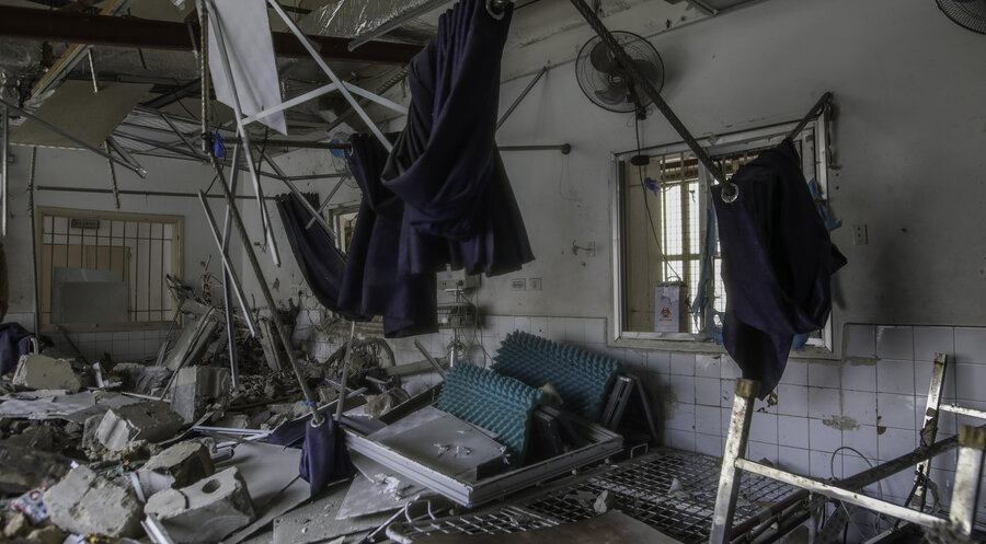 Teile des Al-Ahli-Krankenhaus im Gazastreifen wurden bei einem israelischen Luftangriff zerstört. Foto: picture alliance / Middle East Images | Youssef Alzanoun