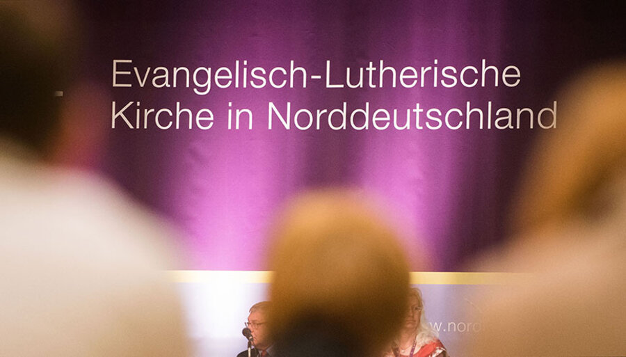 Ein Pastor der Nordkirche soll sich rassistisch geäußert haben. Er ist vorerst nicht mehr im Dienst. Foto: Daniel Bockwaldt
