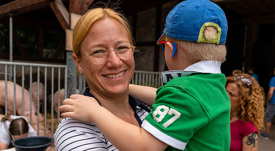 Dagmar Schmidt von der SPD hat viel Freude an und mit ihrem Sohn Carl. Foto: Mathias Krämer