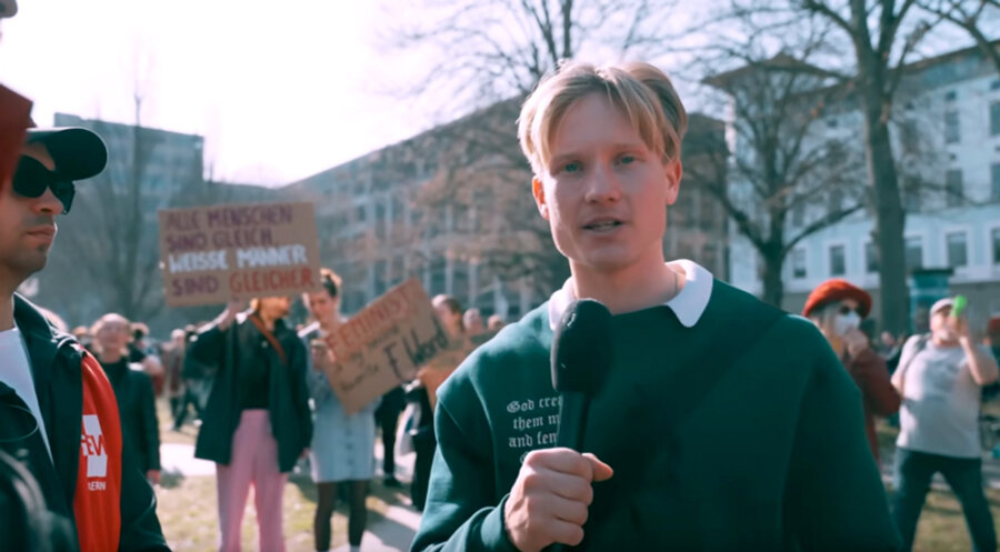 Auch Straßenumfragen und Befragungen von Demonstrationsteilnehmern gehören zum YouTube-Format von Leonard Jäger. Screenshot: YouTube/Ketzer der Neuzeit