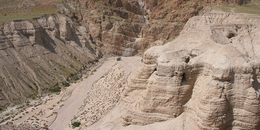 Die Höhlen am Toten Meer, in denen die "Qumran-Schriftrollen" gefunden wurden. Foto: pixabay.com