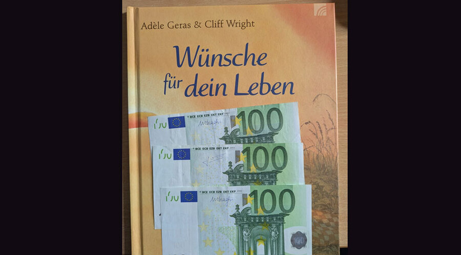 Die Finderin hatte 300 Euro in einem Buch entdeckt. Foto: Polizeiinspektion Osnabrück
