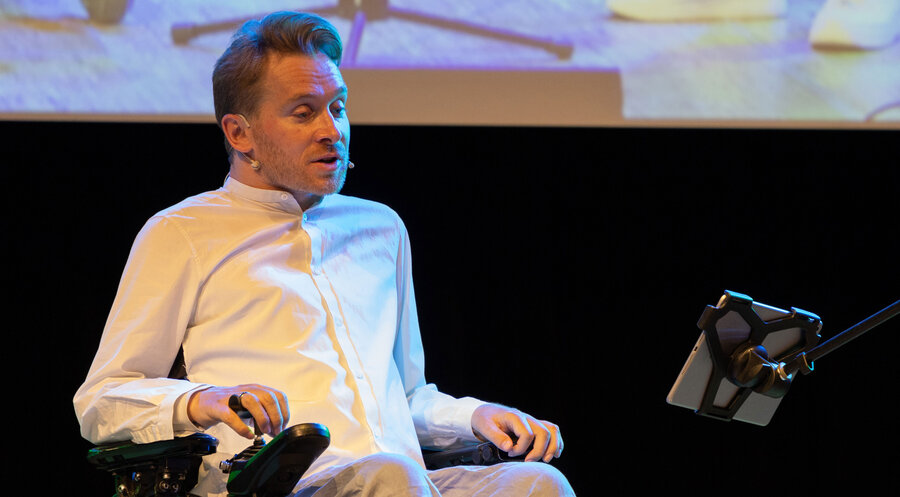 Samuel Koch hielt die Bibelarbeit über Psalm 8. Foto: SCHÖ-Festival/Katharina Kaufmann