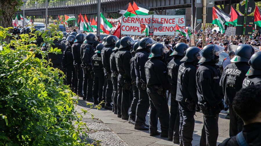„Wir werde Extremisten in die Schranken weisen“, so die Gewerkschaft der Polizei. 