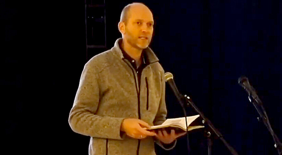 Pfarrer Markus Heide in einer Predigt. Screenshot: YouTube/Christus-Treff Marburg